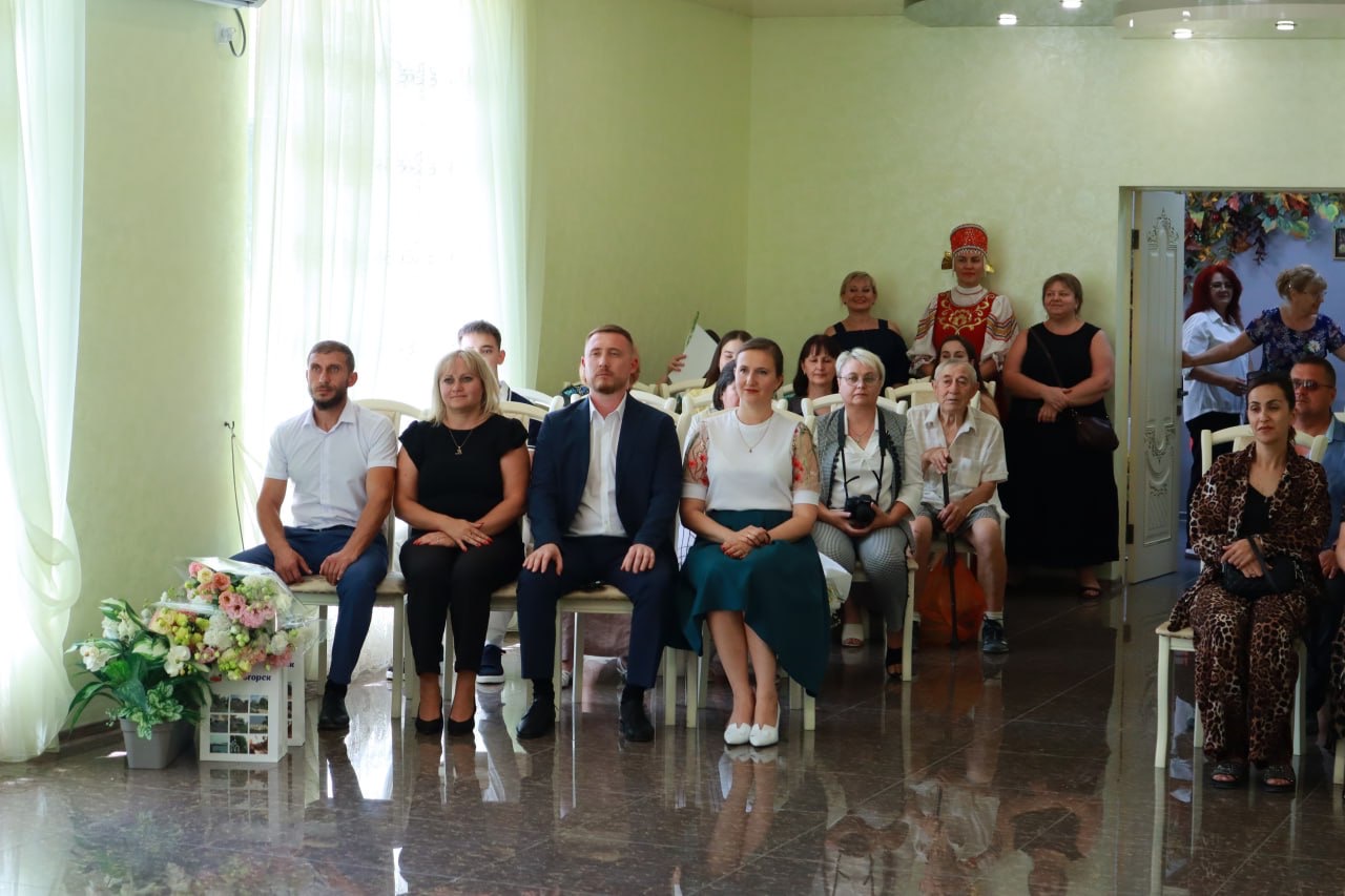 В Белогорске состоялась торжественная церемония вручения медалей «За любовь и верность» В Белогорске состоялась торжественная церемония вручения медалей «За любовь и верность»