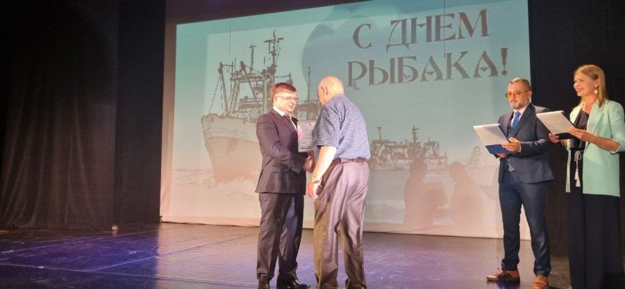 В преддверии Дня рыбака в Севастополе наградили представителей отрасли