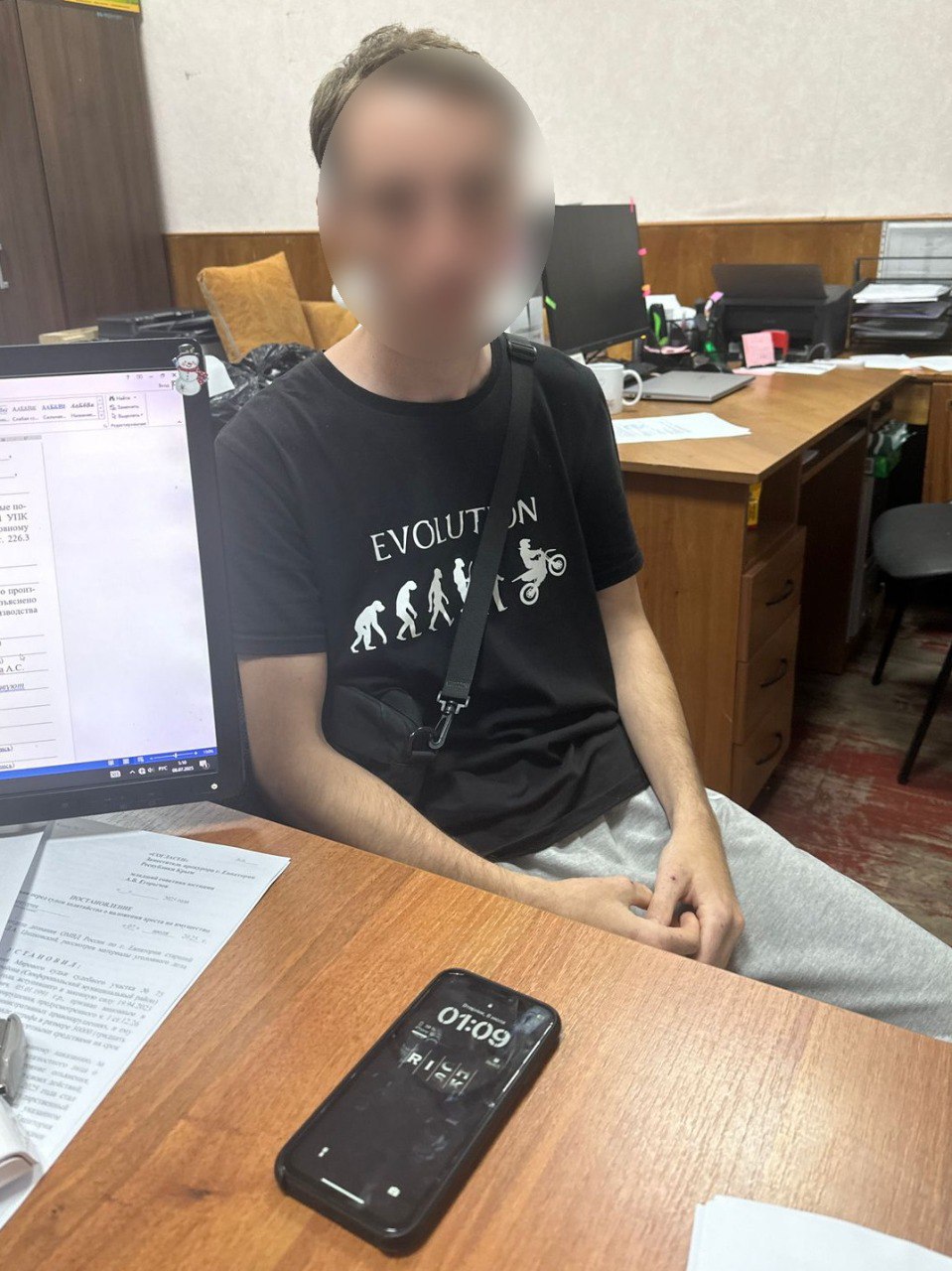 В Евпатории стажёр украл на пункте выдачи товары на 20 тысяч рублей В Евпатории стажёр украл на пункте выдачи товары на 20 тысяч рублей