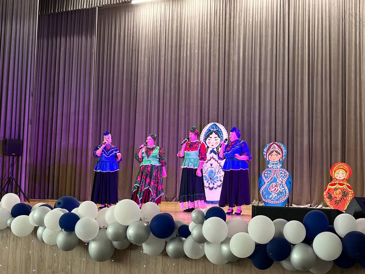 В Майском Доме культуры состоялся районный фестиваль, посвященный русской рубахе-косоворотке В Майском Доме культуры состоялся районный фестиваль, посвященный русской рубахе-косоворотке