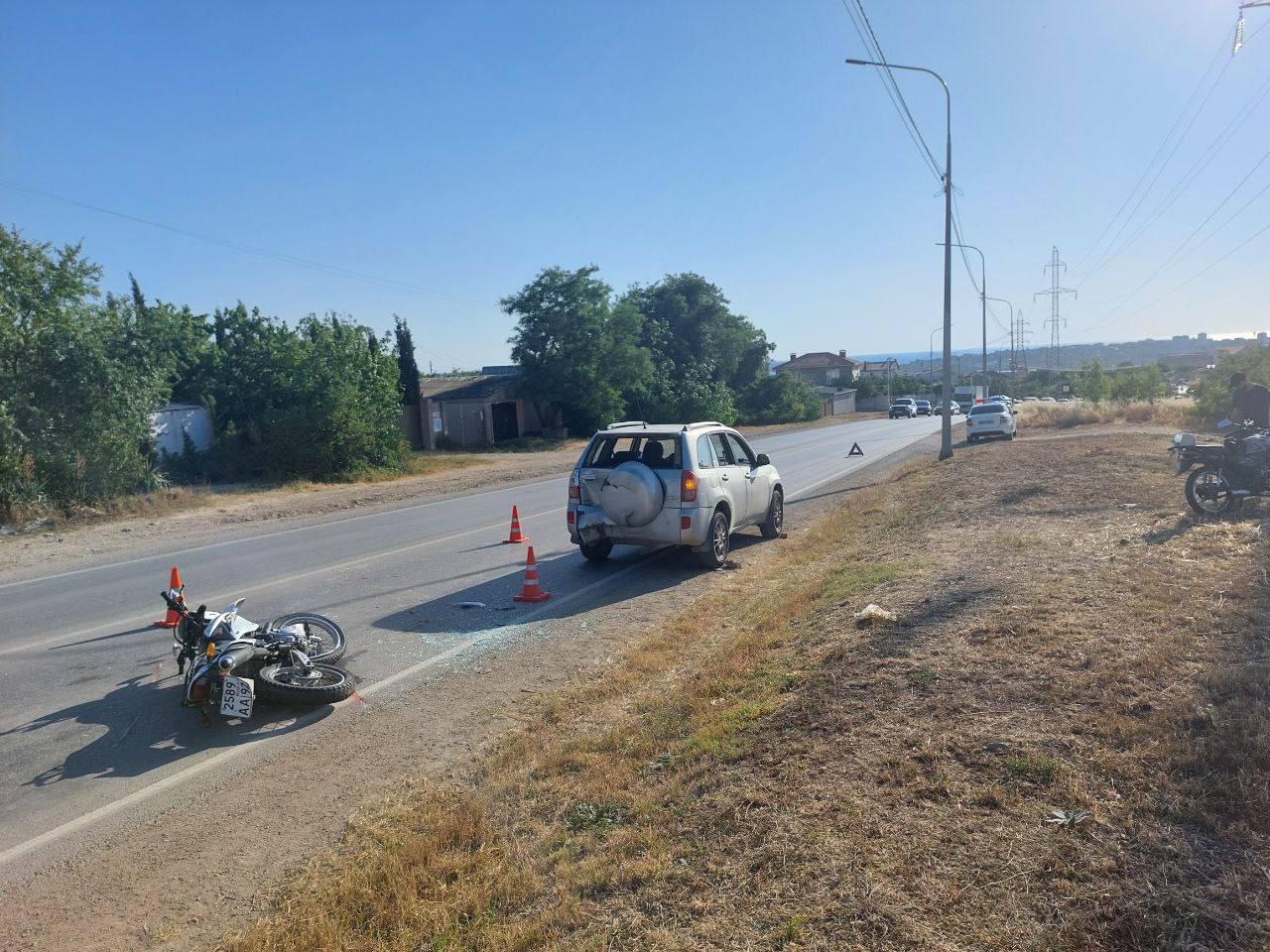 Подросток на мотоцикле попал под колёса автомобиля в Севастополе Подросток на мотоцикле попал под колёса автомобиля в Севастополе