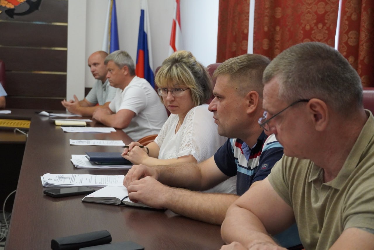Глава администрации Олег Каторгин провел аппаратное совещание с заместителями и руководителями структурных подразделений Глава администрации Олег Каторгин провел аппаратное совещание с заместителями и руководителями структурных подразделений