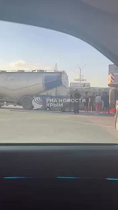 Еще кадры с ликвидации ДТП в Бахчисарае