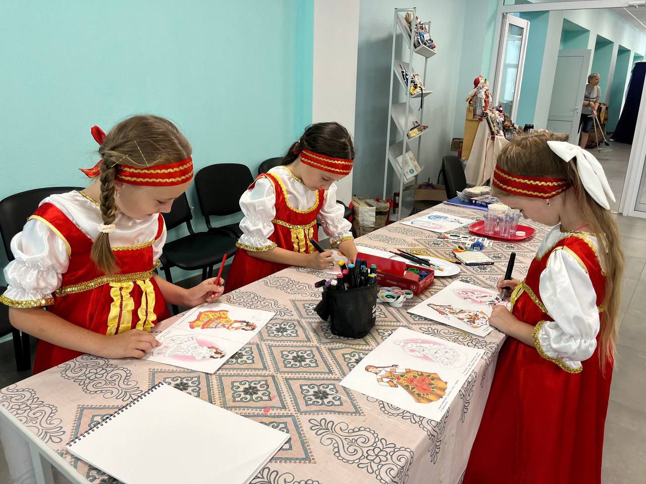 В Майском Доме культуры состоялся районный фестиваль, посвященный русской рубахе-косоворотке В Майском Доме культуры состоялся районный фестиваль, посвященный русской рубахе-косоворотке