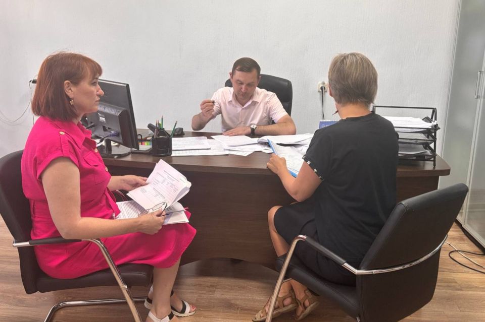 В рамках Всероссийской недели правовой помощи в Госкомцен Крыма состоялся личный прием граждан