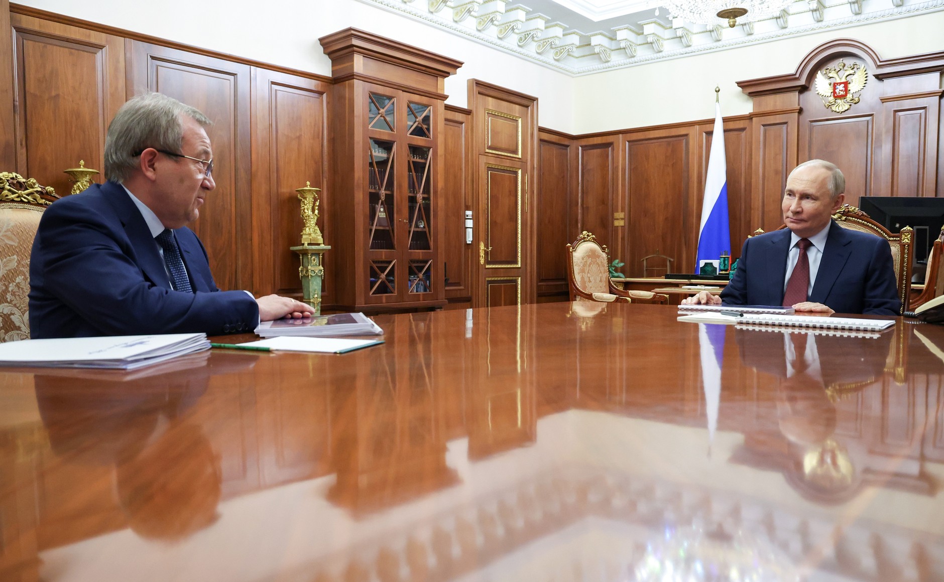 Владимир Путин встретился с президентом Российской академии наук Геннадием Красниковым. Обсуждалась экспертная, научная и научно-методическая деятельность РАН Владимир Путин встретился с президентом Российской академии наук Геннадием Красниковым. Обсуждалась экспертная, научная и научно-методическая деятельность РАН