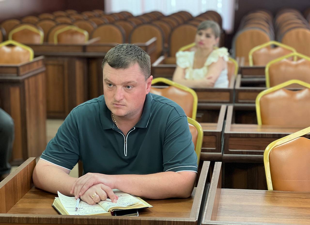 «Продолжаем выстраивать взаимодействие между председателями домов и представителями ресурсоснабжающих организаций», - Дмитрий Фурса «Продолжаем выстраивать взаимодействие между председателями домов и представителями ресурсоснабжающих организаций», - Дмитрий Фурса