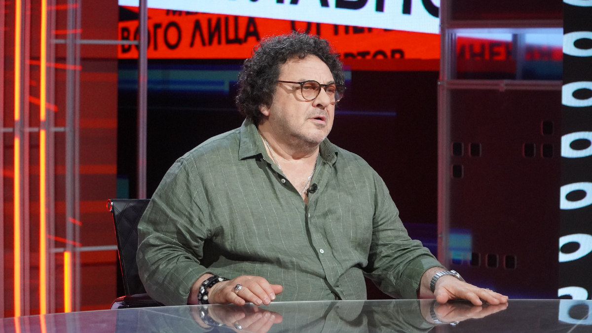 Артист Саруханов о том, как его приняли в Крыму и о своём творчестве Артист Саруханов о том, как его приняли в Крыму и о своём творчестве