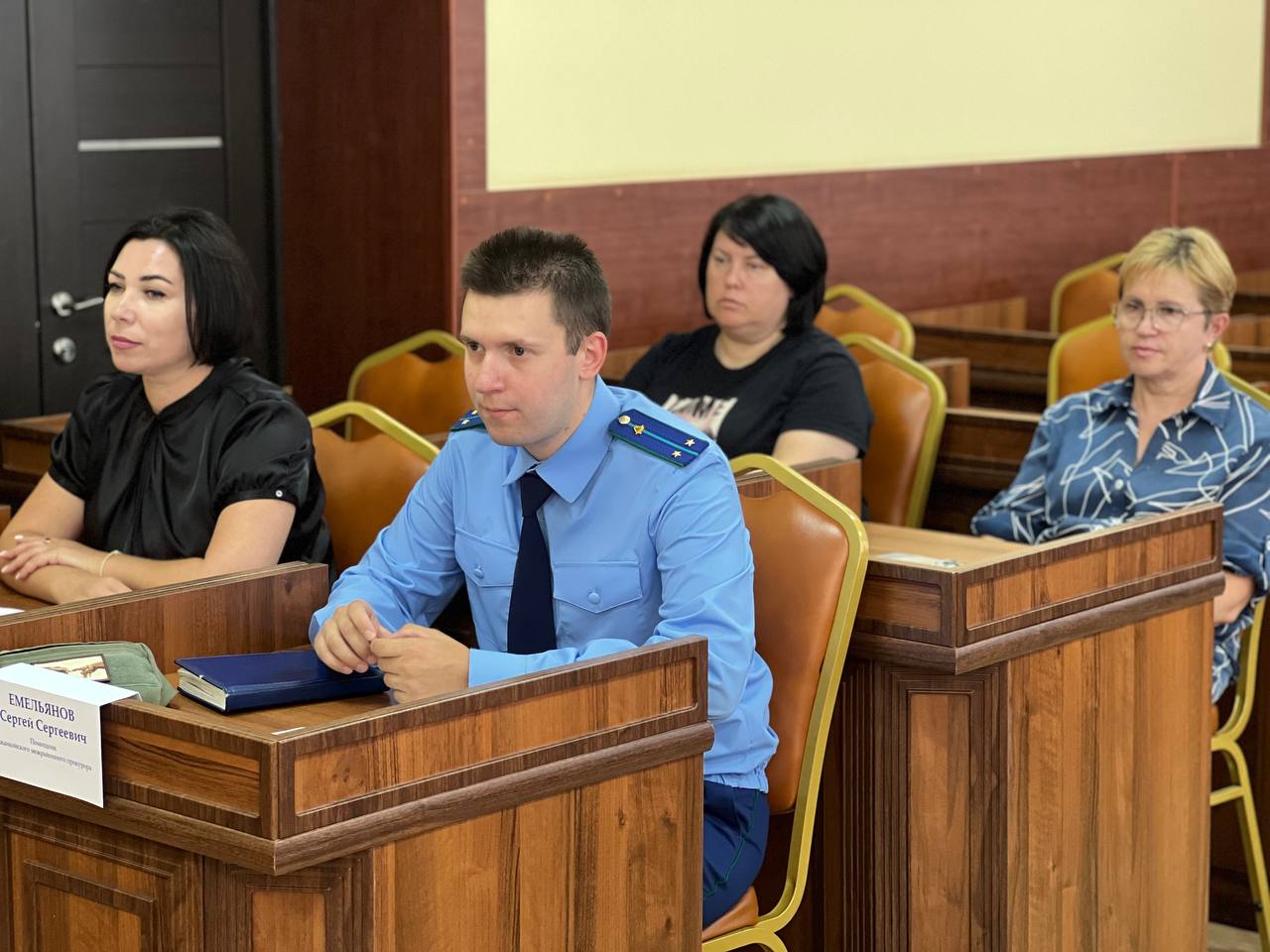 Игорь Ивин провел заседание рабочей группы Межведомственной комиссии по противодействию нелегальной занятости Игорь Ивин провел заседание рабочей группы Межведомственной комиссии по противодействию нелегальной занятости