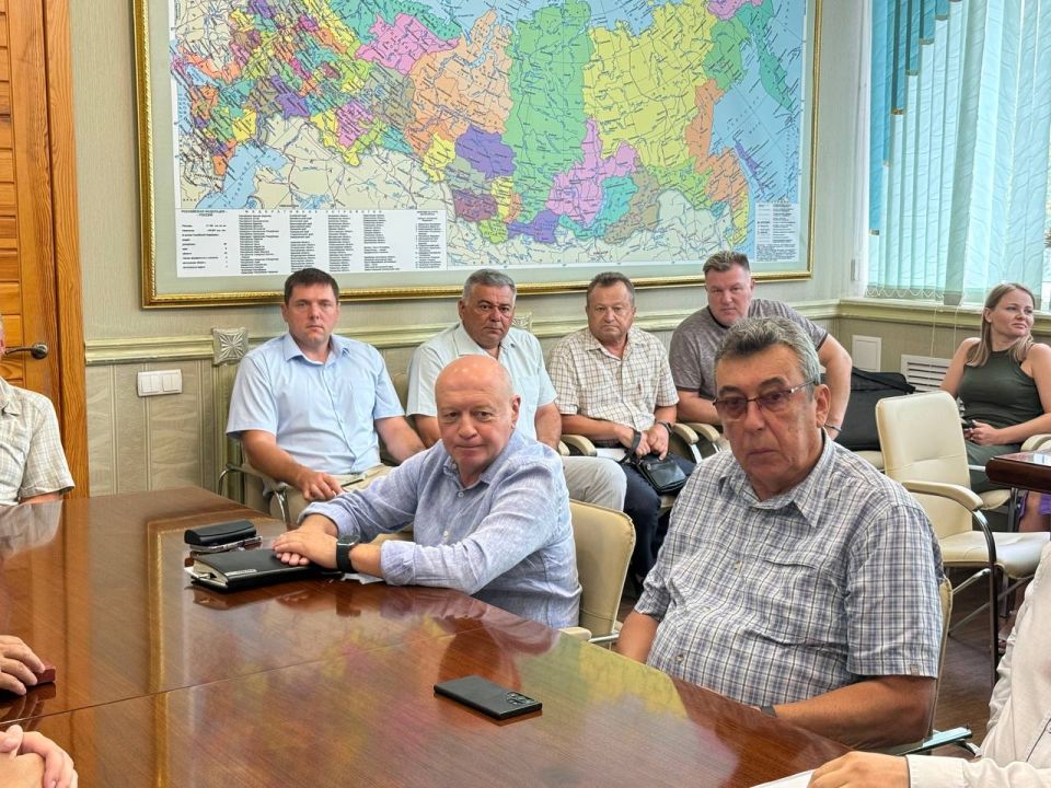 В Министерстве сельского хозяйства Республики Крым состоялось рабочее совещание с участием ведущих семеноводческих хозяйств региона