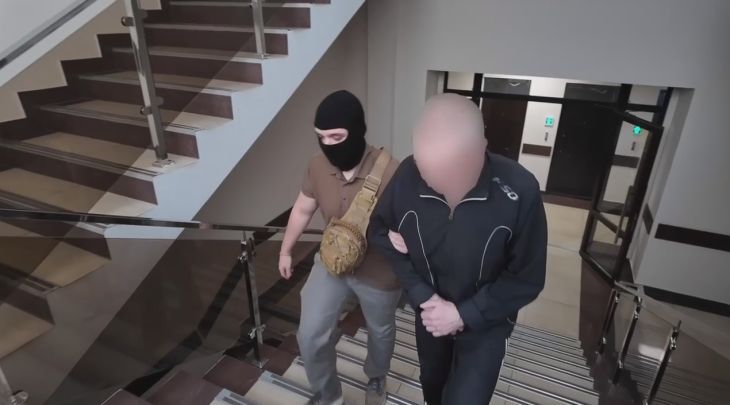   ,     