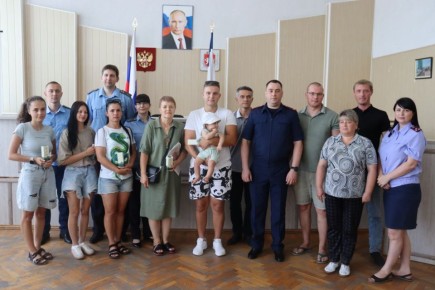 Сергей Петелин: Ключи от нового дома!. При участии Исполняющего обязанности прокурора Симферопольского района Республики Крым Якобсона Андрея Викторовича, заместителя начальника специализированного отделения судебных...