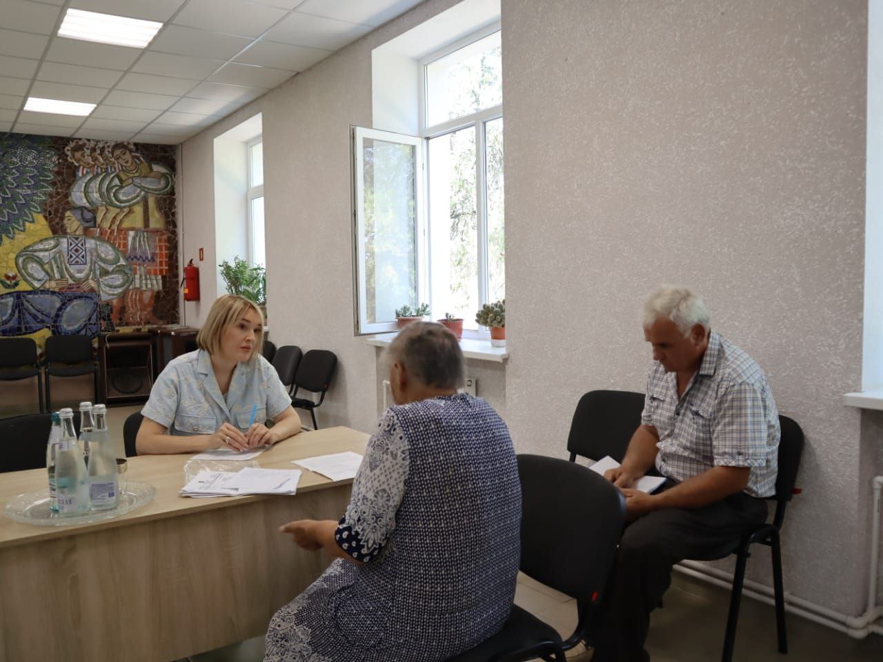 Инна Федоренко провела выездной приём граждан по личным вопросам жителей Новокрымского сельского поселения Инна Федоренко провела выездной приём граждан по личным вопросам жителей Новокрымского сельского поселения