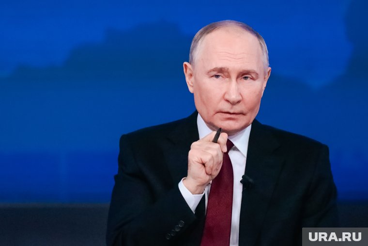 Путин отметил героизм российских морпехов Путин отметил героизм российских морпехов