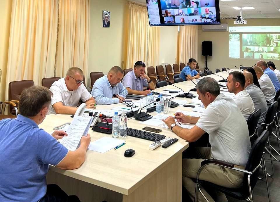 Под руководством Председателя Совета министров Республики Крым Юрия Гоцанюка состоялось еженедельное совещание в ГКУ РК «Инвестстрой» Под руководством Председателя Совета министров Республики Крым Юрия Гоцанюка состоялось еженедельное совещание в ГКУ РК «Инвестстрой»