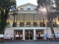 Музей Александра Пушкина, работающий в Гурзуфе в доме XIX века, предлагает окунуться в эпоху, когда «рождались» Евгений Онегин и «Кавказский пленник»