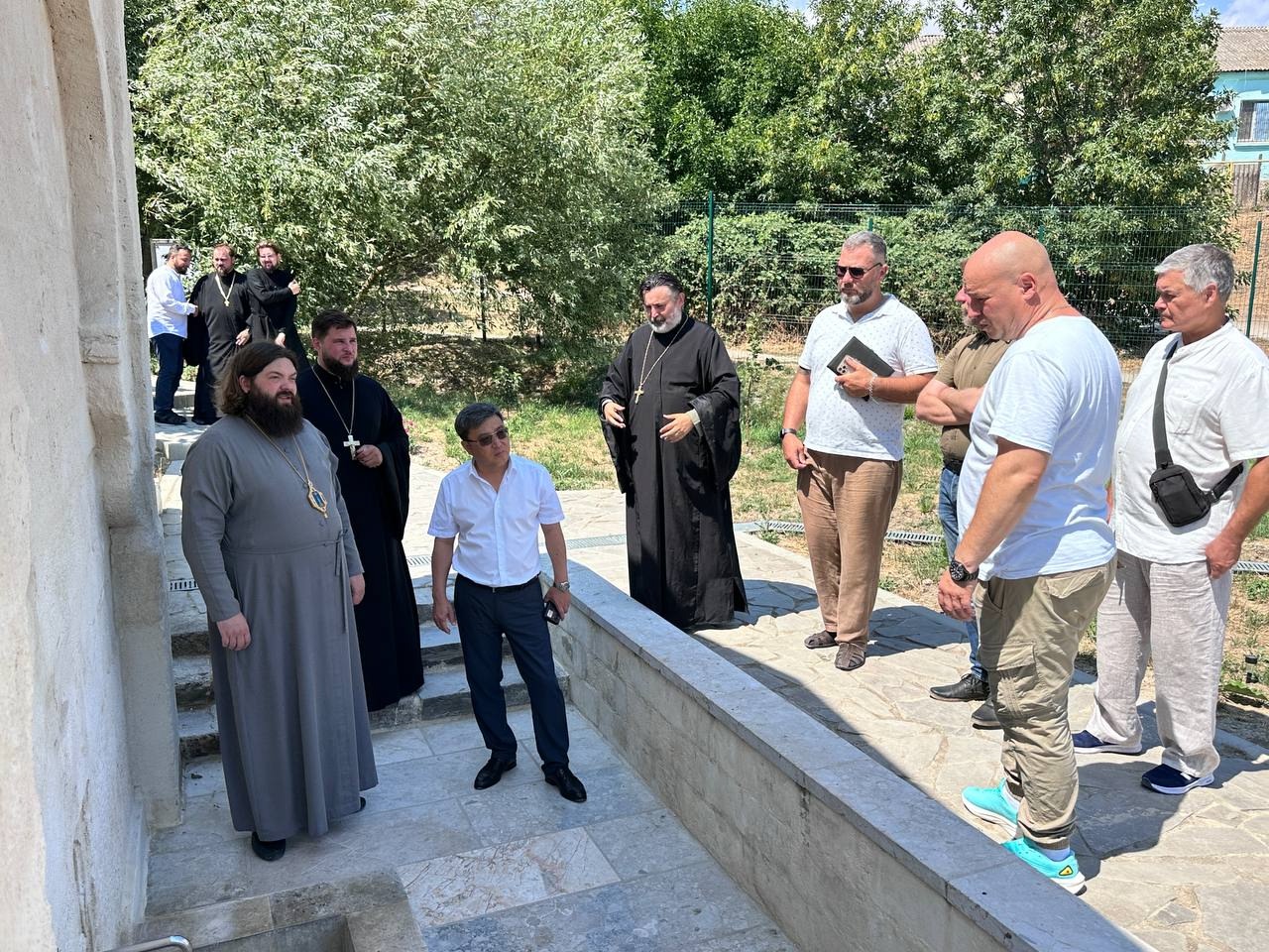 Владимир Ким встретился с духовенством Феодосийского округа Владимир Ким встретился с духовенством Феодосийского округа