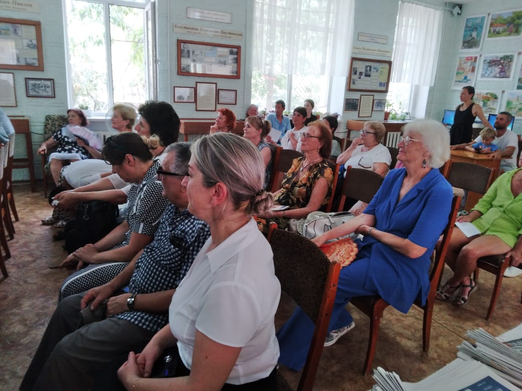 В Феодосии отметили 100-летие поэта, писателя, ветерана-фронтовика Георгия Меликова В Феодосии отметили 100-летие поэта, писателя, ветерана-фронтовика Георгия Меликова