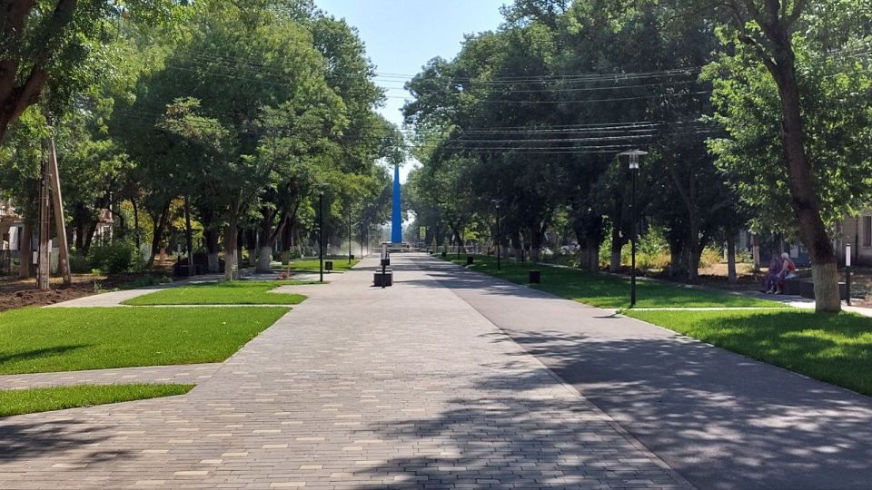 Завершается капитальный ремонт пешеходной зоны на улице Острякова в пгт. Гвардейское Завершается капитальный ремонт пешеходной зоны на улице Острякова в пгт. Гвардейское