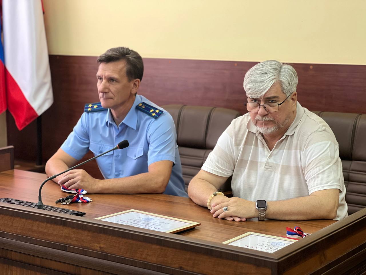 В Джанкое вручили ключи от собственного жилья ещё двум жителям города из числа детей, лишённых родительского попечения В Джанкое вручили ключи от собственного жилья ещё двум жителям города из числа детей, лишённых родительского попечения