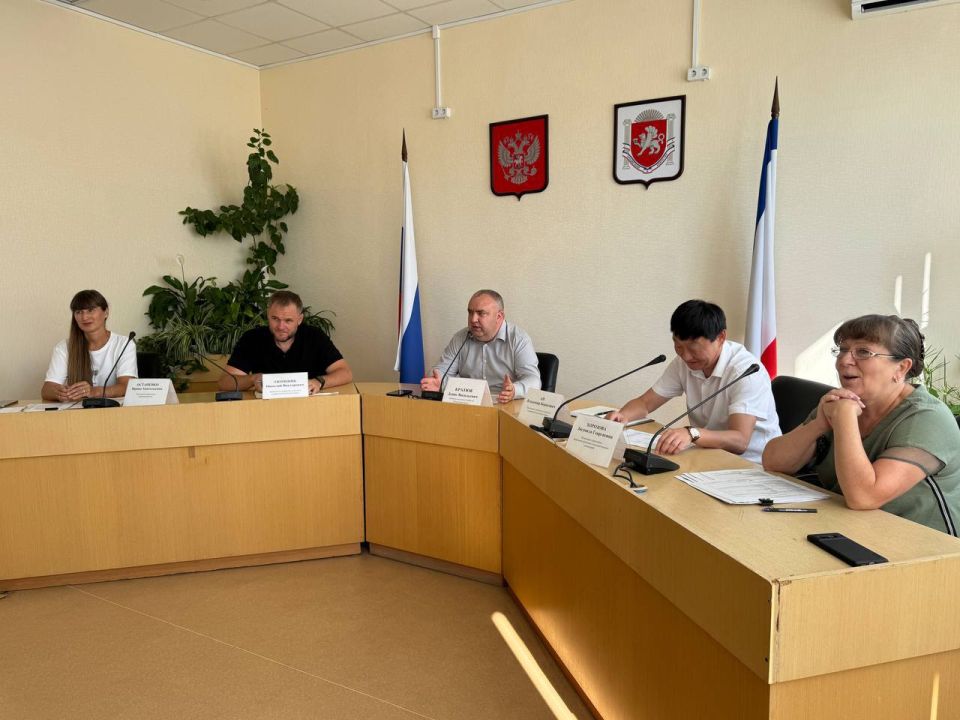 В Минсельхозе Крыма обсудили ключевые вопросы развития животноводства В Минсельхозе Крыма обсудили ключевые вопросы развития животноводства