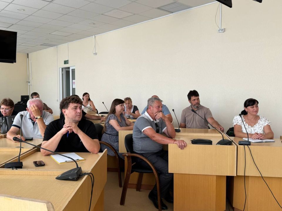 В Минсельхозе Крыма обсудили ключевые вопросы развития животноводства В Минсельхозе Крыма обсудили ключевые вопросы развития животноводства