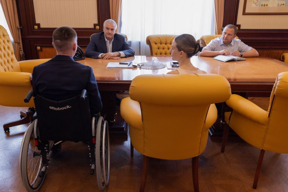 Сергей Аксёнов: Встретился с членом Общественного совета региональной кадровой программы «Герои Крыма» Героем России Олегом Алексеевичем Пивоваровым Сергей Аксёнов: Встретился с членом Общественного совета региональной кадровой программы «Герои Крыма» Героем России Олегом Алексеевичем Пивоваровым