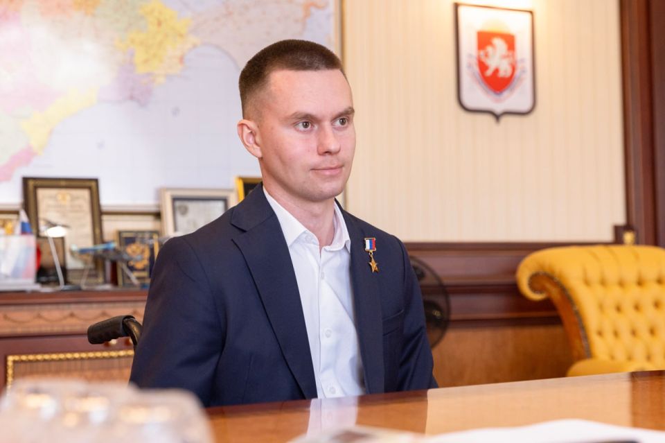 Сергей Аксёнов: Встретился с членом Общественного совета региональной кадровой программы «Герои Крыма» Героем России Олегом Алексеевичем Пивоваровым Сергей Аксёнов: Встретился с членом Общественного совета региональной кадровой программы «Герои Крыма» Героем России Олегом Алексеевичем Пивоваровым