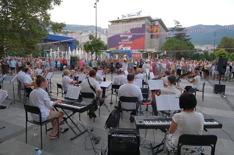 Весело и ярко: Ялта празднует День города Весело и ярко: Ялта празднует День города