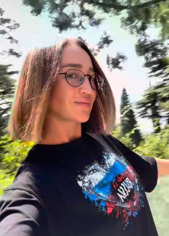 «Оставьте меня тут навсегда»: Ольга Бузова показала фото в купальнике в Крыму «Оставьте меня тут навсегда»: Ольга Бузова показала фото в купальнике в Крыму