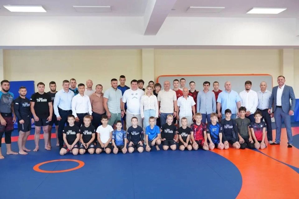 Ольга Торубарова: Заместитель председателя совета министров Назаров Михаил Анатольевич с рабочим визитом посетил новый физкультурно-оздоровительный комплекс республиканской спортивной школы № 5 в селе Перово Симферопольского... Ольга Торубарова: Заместитель председателя совета министров Назаров Михаил Анатольевич с рабочим визитом посетил новый физкультурно-оздоровительный комплекс республиканской спортивной школы № 5 в селе Перово Симферопольского...