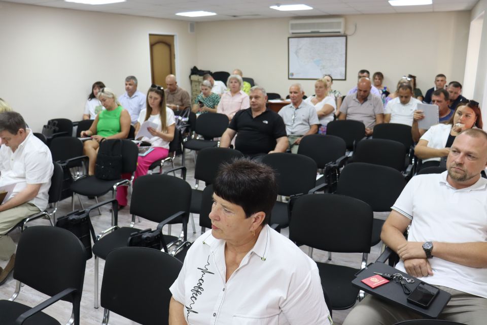 Глава администрации Сакского района Владислав Хаджиев провёл совещание с главами администраций сельских поселений Глава администрации Сакского района Владислав Хаджиев провёл совещание с главами администраций сельских поселений