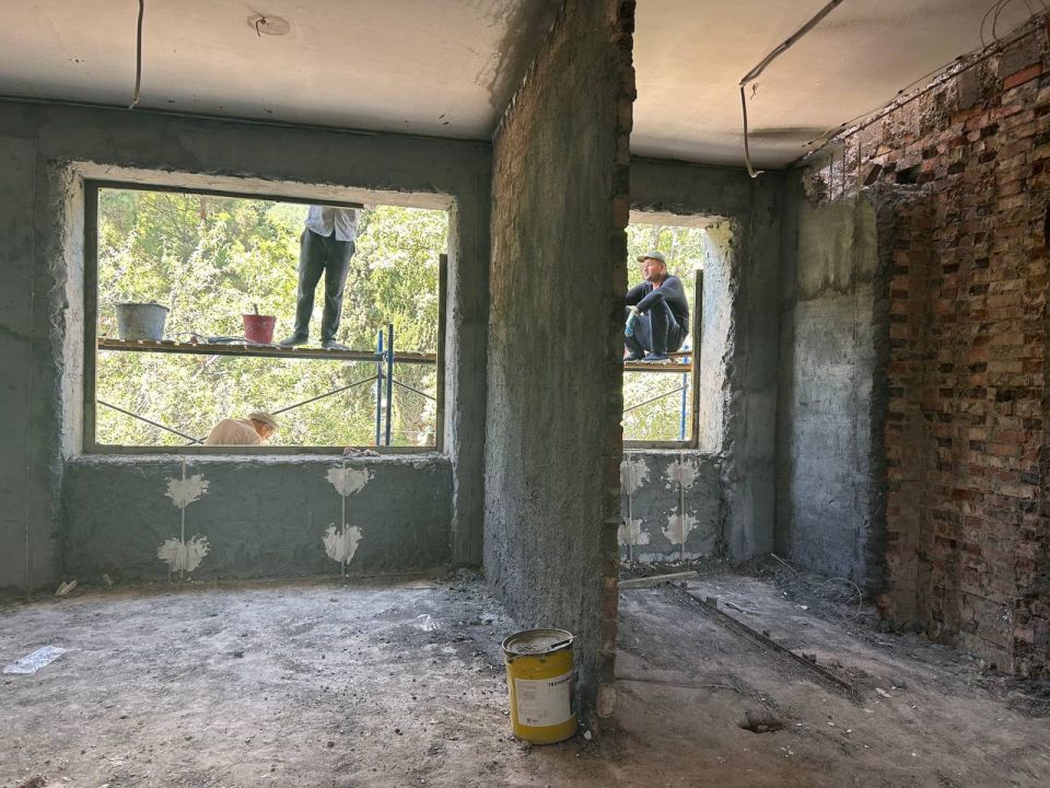 В Алупке на улице Привольной продолжается капитальный ремонт МБ ДОУ «Детский сад № 12» В Алупке на улице Привольной продолжается капитальный ремонт МБ ДОУ «Детский сад № 12»