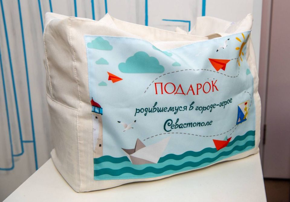 Михаил Развожаев: Накануне вместе с Валентиной Ивановной Матвиенко побывали в родильном доме № 2 на проспекте Генерала Острякова Михаил Развожаев: Накануне вместе с Валентиной Ивановной Матвиенко побывали в родильном доме № 2 на проспекте Генерала Острякова