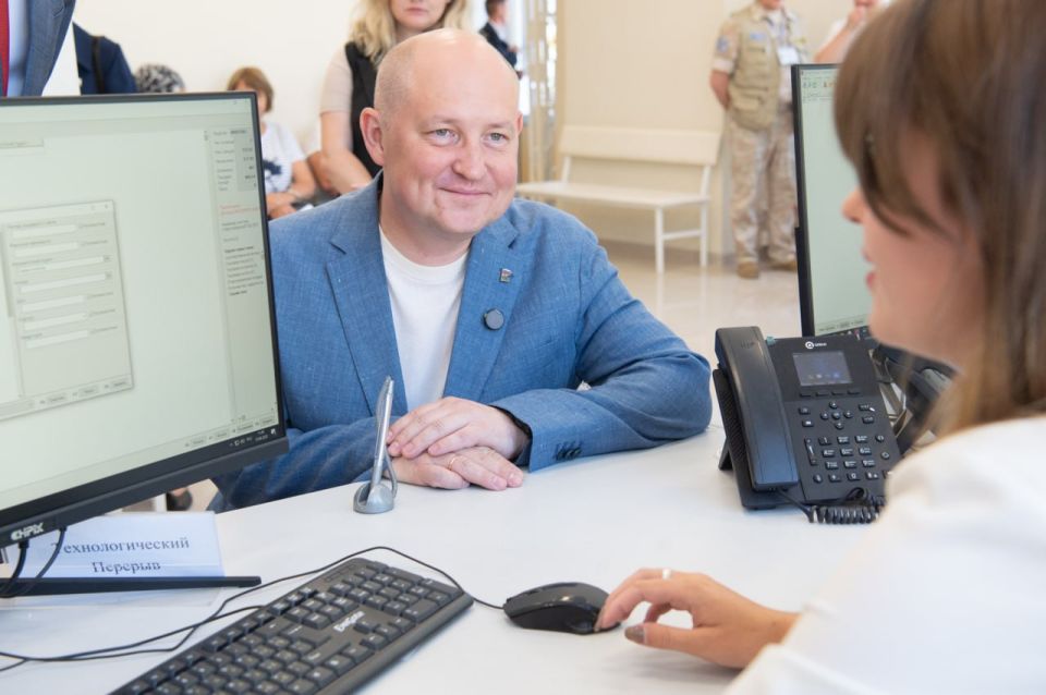 Михаил Развожаев: Сегодня утром открыли новый центр обслуживания абонентов ГУП «Севастопольгаз», на улице Ленина, 13 Михаил Развожаев: Сегодня утром открыли новый центр обслуживания абонентов ГУП «Севастопольгаз», на улице Ленина, 13