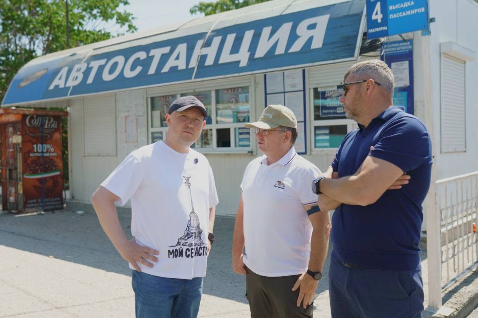 Михаил Развожаев: Накануне работал на одном из самых сложных наших медицинских объектов — в городской больнице №4. Обошёл каждый корпус, пообщался с персоналом и пациентами Михаил Развожаев: Накануне работал на одном из самых сложных наших медицинских объектов — в городской больнице №4. Обошёл каждый корпус, пообщался с персоналом и пациентами