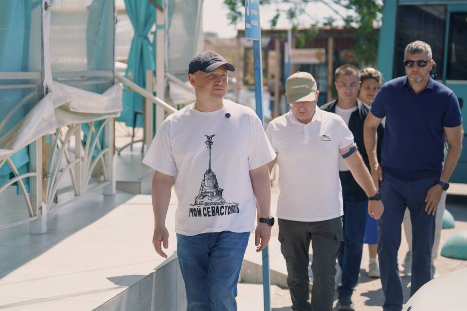 Михаил Развожаев: Накануне работал на одном из самых сложных наших медицинских объектов — в городской больнице №4. Обошёл каждый корпус, пообщался с персоналом и пациентами Михаил Развожаев: Накануне работал на одном из самых сложных наших медицинских объектов — в городской больнице №4. Обошёл каждый корпус, пообщался с персоналом и пациентами