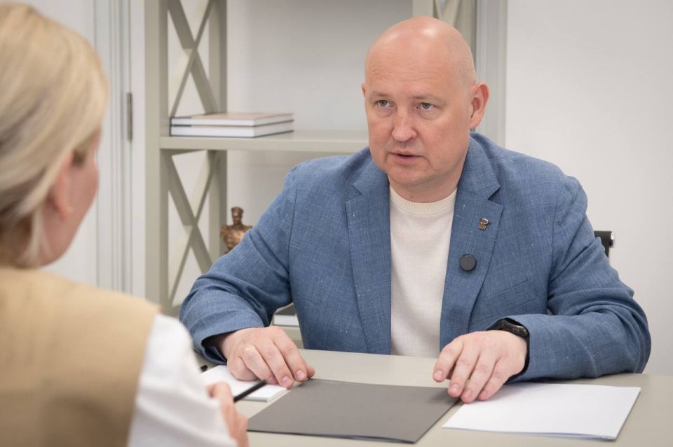 Михаил Развожаев: В завершение работы с министром культуры РФ Ольгой Борисовной Любимовой провели двустороннюю встречу Михаил Развожаев: В завершение работы с министром культуры РФ Ольгой Борисовной Любимовой провели двустороннюю встречу