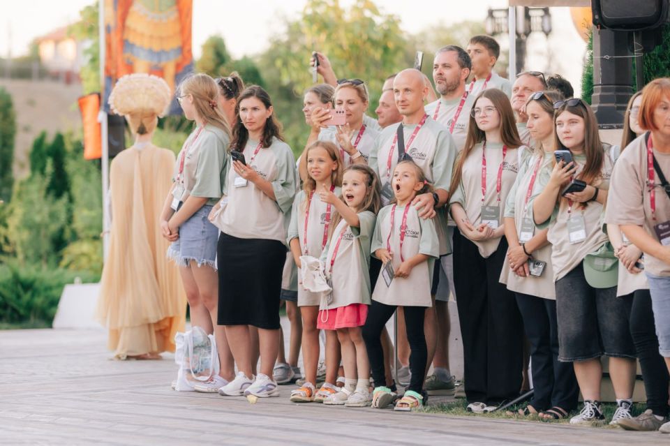 Михаил Развожаев: В Севастополе стартовал второй заезд молодежного историко-культурного форума «Истоки» Михаил Развожаев: В Севастополе стартовал второй заезд молодежного историко-культурного форума «Истоки»