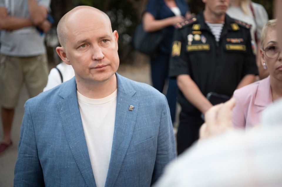 Михаил Развожаев: Накануне вечером в Гагаринском муниципальном округе встретился с жителями домов на улицах Ерошенко, Дмитрия Ульянова и проспекте Юрия Гагарина Михаил Развожаев: Накануне вечером в Гагаринском муниципальном округе встретился с жителями домов на улицах Ерошенко, Дмитрия Ульянова и проспекте Юрия Гагарина