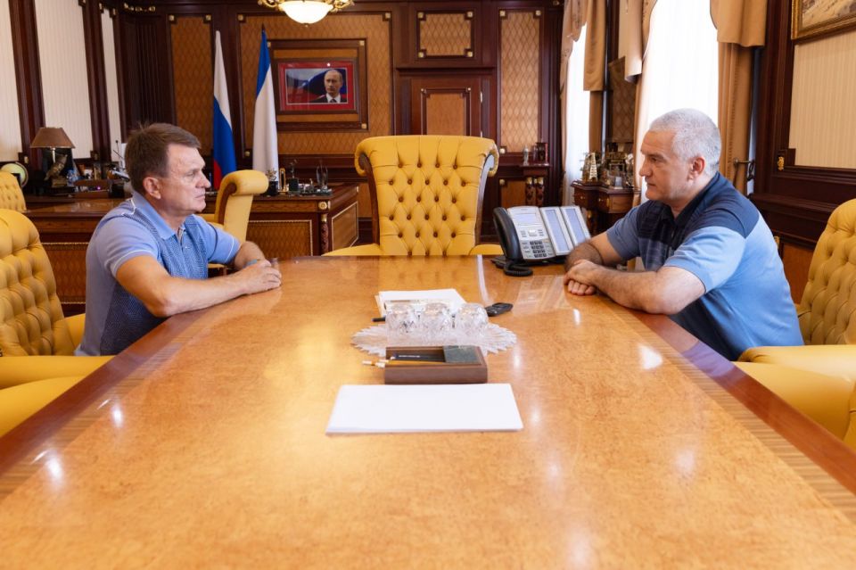 Сергей Аксёнов: Провел встречу с депутатом Государственной Думы Российской Федерации Леонидом Ивановичем Бабашовым Сергей Аксёнов: Провел встречу с депутатом Государственной Думы Российской Федерации Леонидом Ивановичем Бабашовым