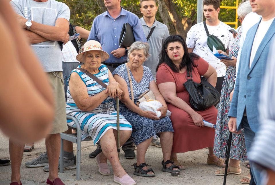 Михаил Развожаев: Накануне вечером в Гагаринском муниципальном округе встретился с жителями домов на улицах Ерошенко, Дмитрия Ульянова и проспекте Юрия Гагарина Михаил Развожаев: Накануне вечером в Гагаринском муниципальном округе встретился с жителями домов на улицах Ерошенко, Дмитрия Ульянова и проспекте Юрия Гагарина