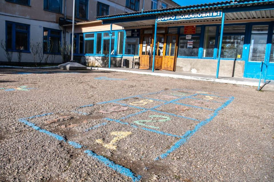 Михаил Развожаев: Накануне, когда приехал в школу № 17 имени Героя Советского Союза, Полного Кавалера ордена Славы Николая Ивановича Кузнецова в Сахарной головке, вспомнил, какой она была всего несколько лет назад Михаил Развожаев: Накануне, когда приехал в школу № 17 имени Героя Советского Союза, Полного Кавалера ордена Славы Николая Ивановича Кузнецова в Сахарной головке, вспомнил, какой она была всего несколько лет назад