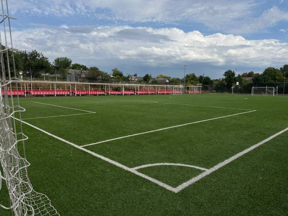 Михаил Развожаев: Накануне, когда приехал в школу № 17 имени Героя Советского Союза, Полного Кавалера ордена Славы Николая Ивановича Кузнецова в Сахарной головке, вспомнил, какой она была всего несколько лет назад Михаил Развожаев: Накануне, когда приехал в школу № 17 имени Героя Советского Союза, Полного Кавалера ордена Славы Николая Ивановича Кузнецова в Сахарной головке, вспомнил, какой она была всего несколько лет назад