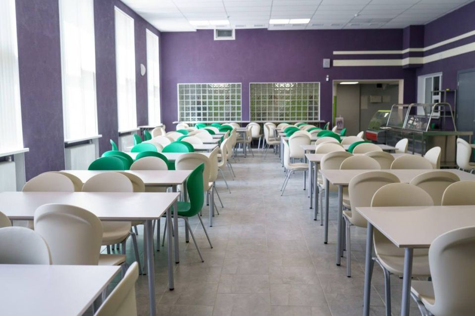 Михаил Развожаев: Накануне, когда приехал в школу № 17 имени Героя Советского Союза, Полного Кавалера ордена Славы Николая Ивановича Кузнецова в Сахарной головке, вспомнил, какой она была всего несколько лет назад Михаил Развожаев: Накануне, когда приехал в школу № 17 имени Героя Советского Союза, Полного Кавалера ордена Славы Николая Ивановича Кузнецова в Сахарной головке, вспомнил, какой она была всего несколько лет назад