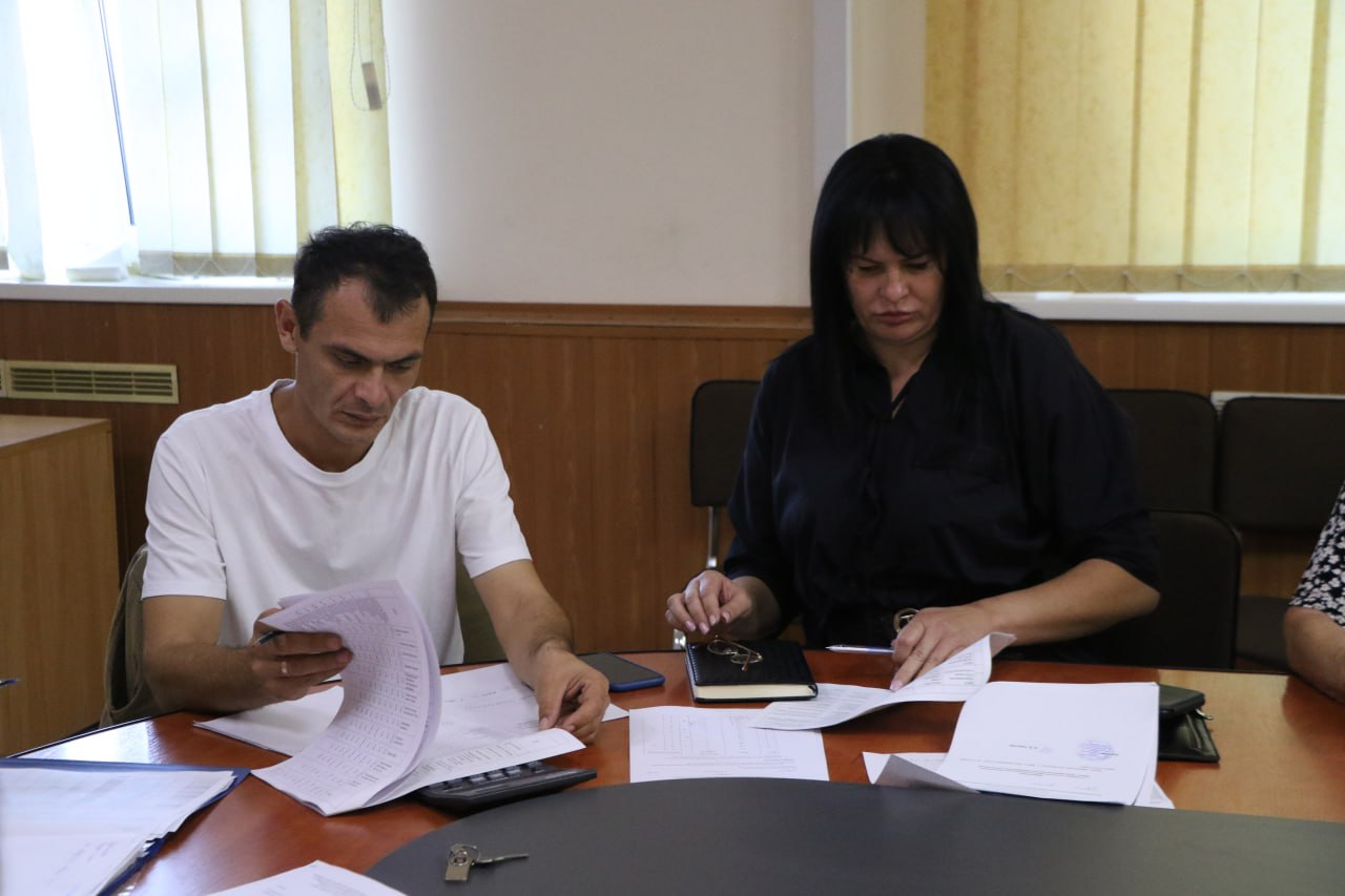Энвер Аблаев принял участие в заседании тарификационной комиссии, посвящённом подготовке к новому учебному году Энвер Аблаев принял участие в заседании тарификационной комиссии, посвящённом подготовке к новому учебному году