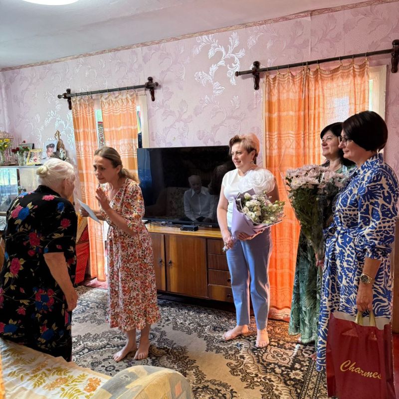 Руководители района поздравили с 95-летним юбилеем труженицу тыла Проценко Надежду Алексеевну Руководители района поздравили с 95-летним юбилеем труженицу тыла Проценко Надежду Алексеевну