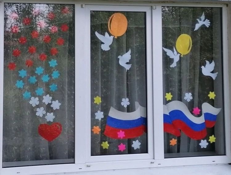 В Джанкойском районе в честь Дня Государственного флага России прошли патриотические акции В Джанкойском районе в честь Дня Государственного флага России прошли патриотические акции
