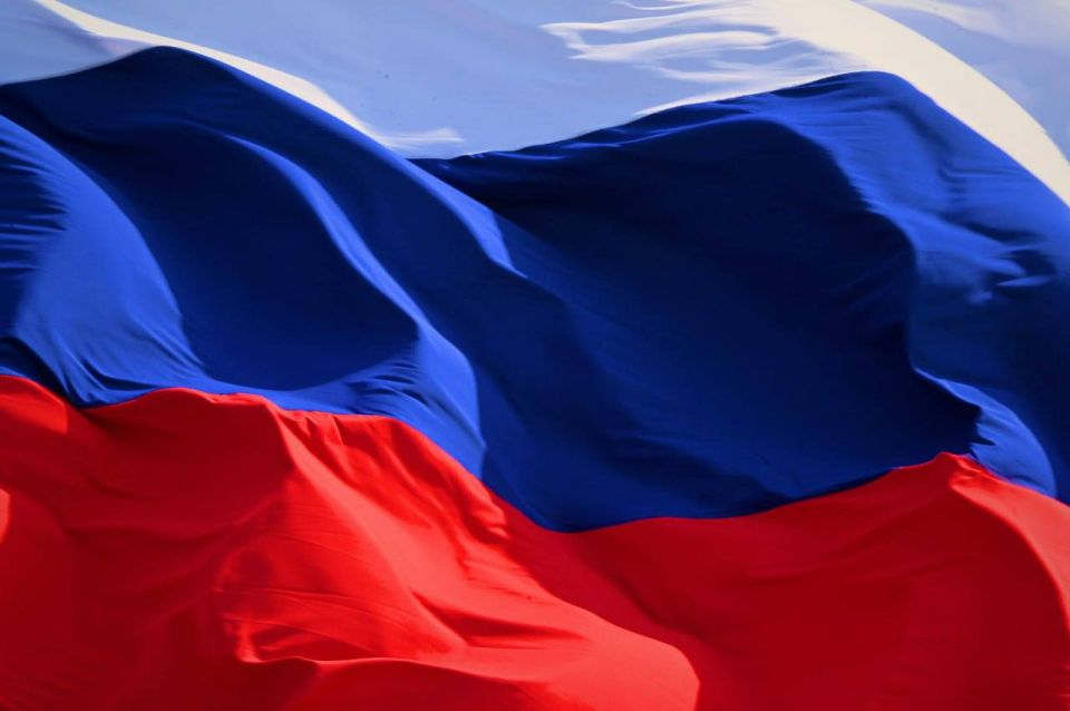 Михаил Развожаев: Уважаемые севастопольцы! Поздравляю вас с Днём Государственного флага Российской Федерации! Михаил Развожаев: Уважаемые севастопольцы! Поздравляю вас с Днём Государственного флага Российской Федерации!