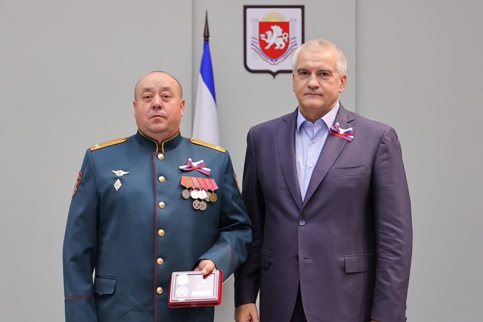 Сергей Аксёнов: День Государственного флага Российской Федерации для крымчан наполнен особым смыслом Сергей Аксёнов: День Государственного флага Российской Федерации для крымчан наполнен особым смыслом